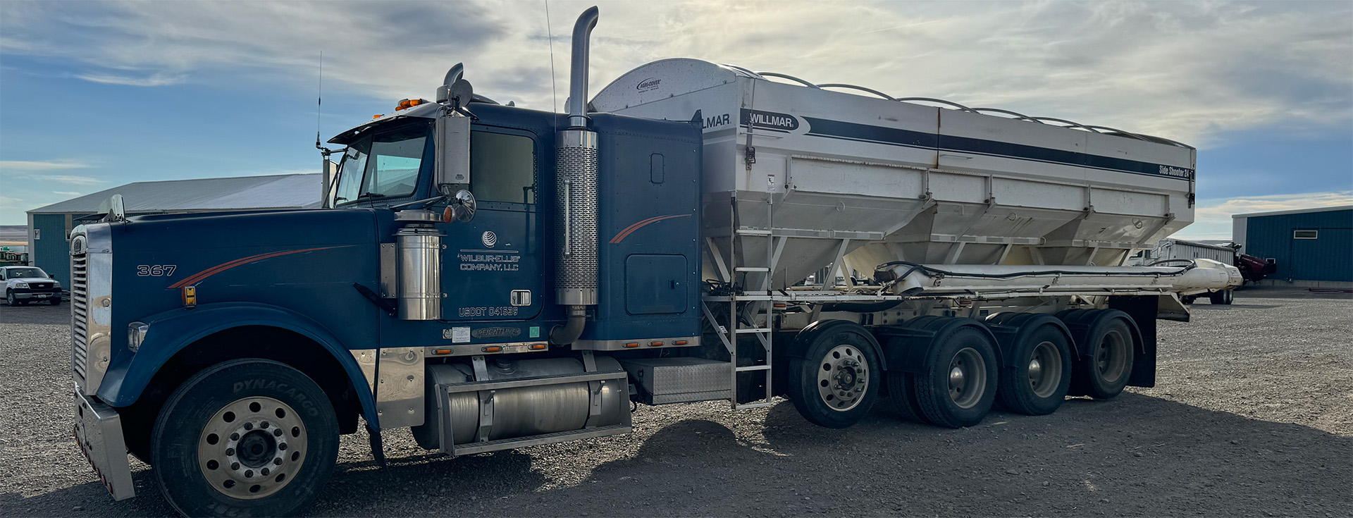 semi with fertilizer trailer
